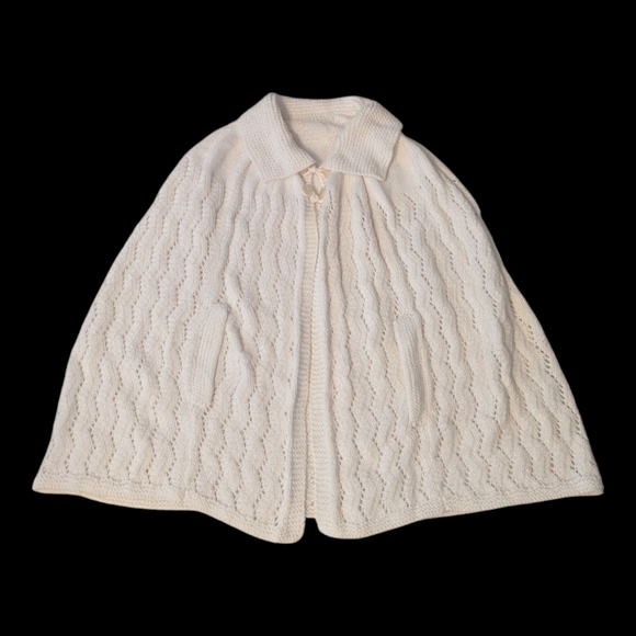 70s Hand Knit Collared Off White Zig Zag Design Cape Shawl Poncho W Hand Slits. - Picture 1 of 6